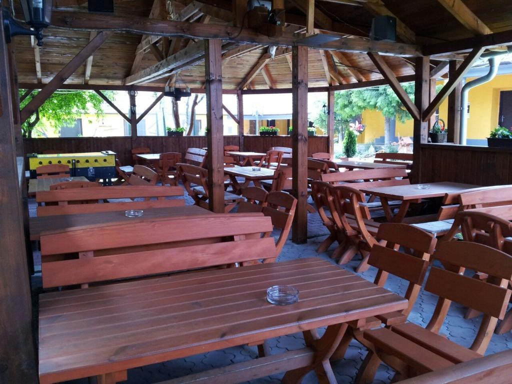 Guesthouse Zuzana Spacince Экстерьер фото