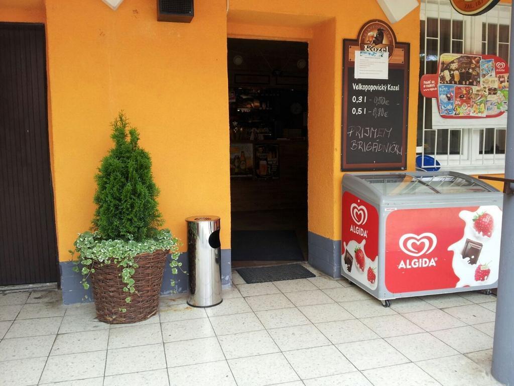 Guesthouse Zuzana Spacince Экстерьер фото