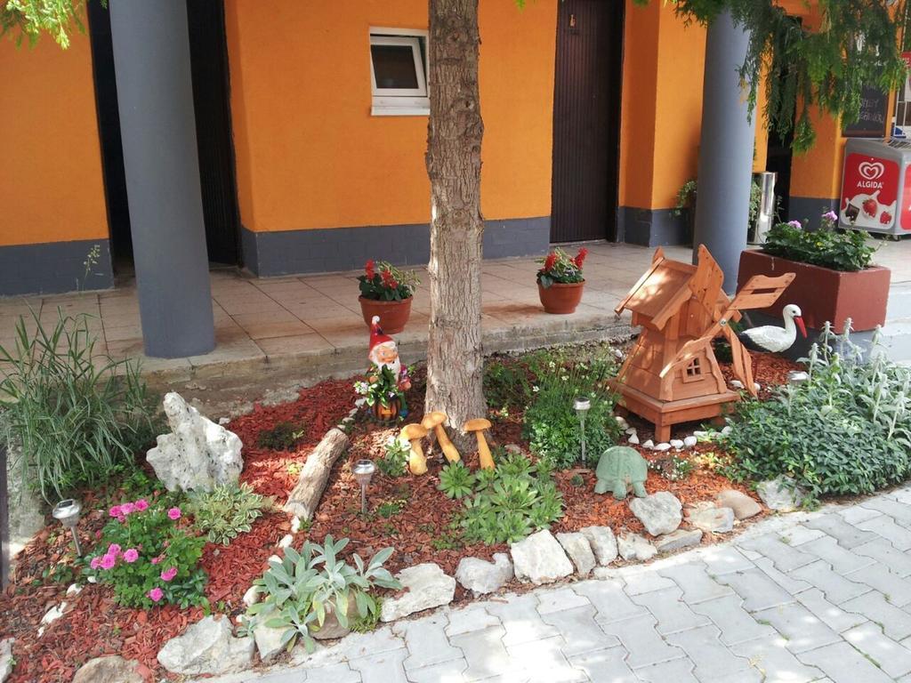 Guesthouse Zuzana Spacince Экстерьер фото
