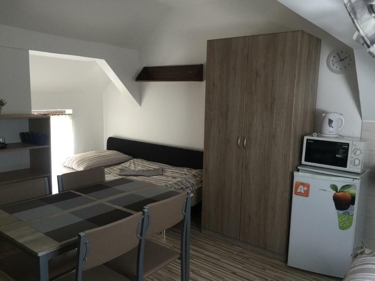 Guesthouse Zuzana Spacince Экстерьер фото