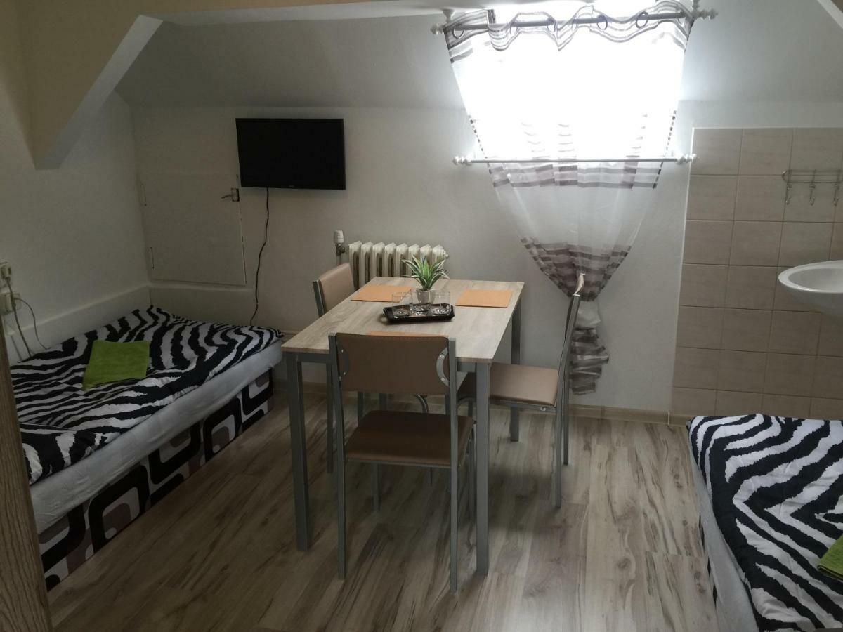 Guesthouse Zuzana Spacince Экстерьер фото